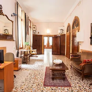 Youth Palace Albergue